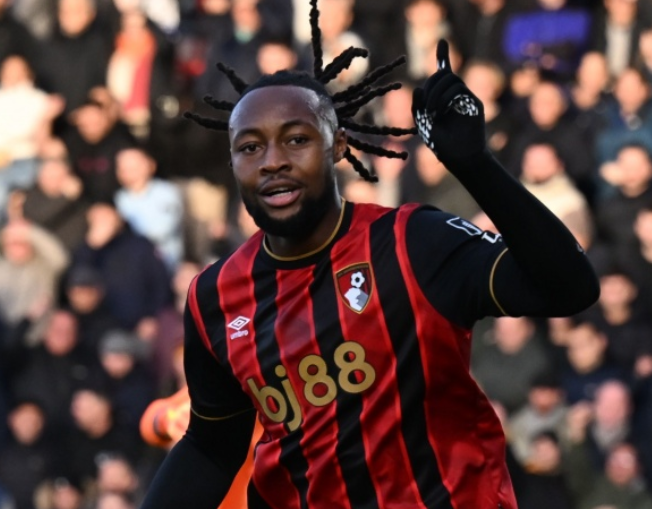 曼城冬窗轉(zhuǎn)會(huì)動(dòng)態(tài)：引援、出售與租借的多面布局